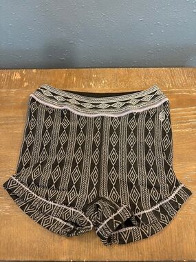 Free People Movement Black & Cream Patterned Knit High-Waist spandex with lilac